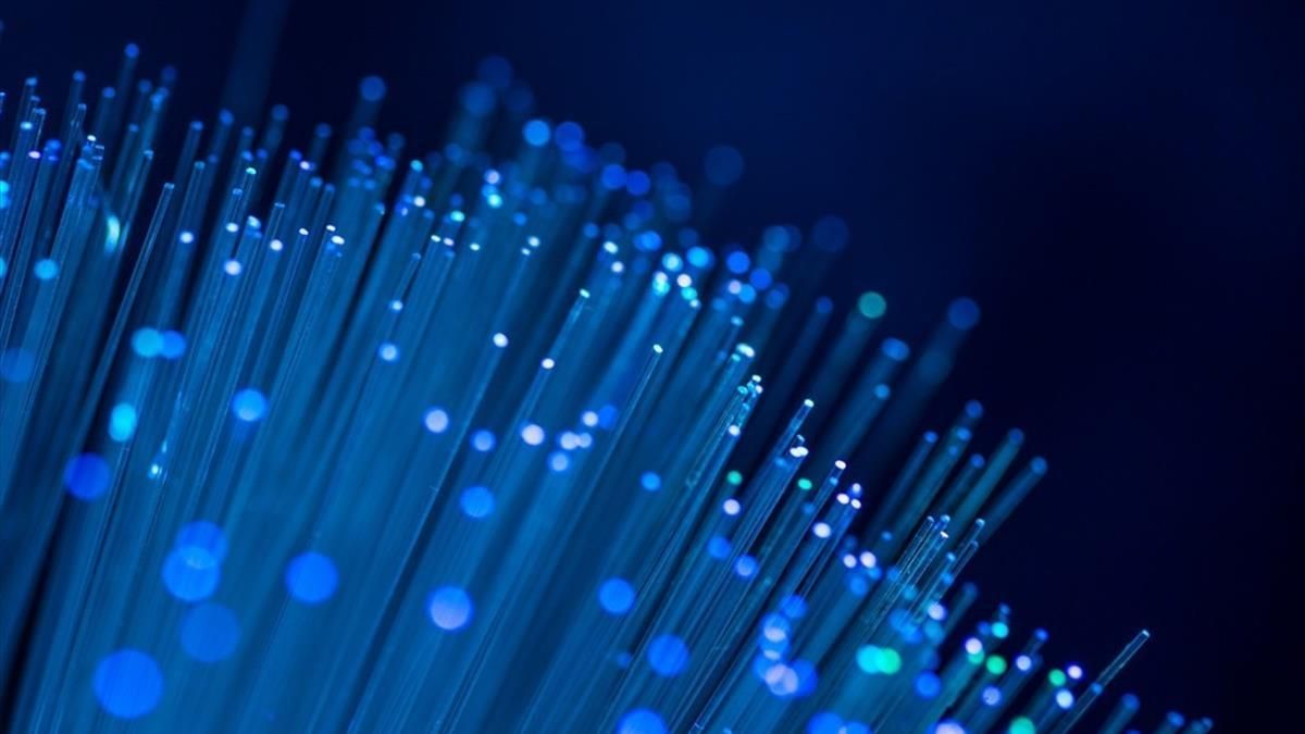 永昶光通信生产车间